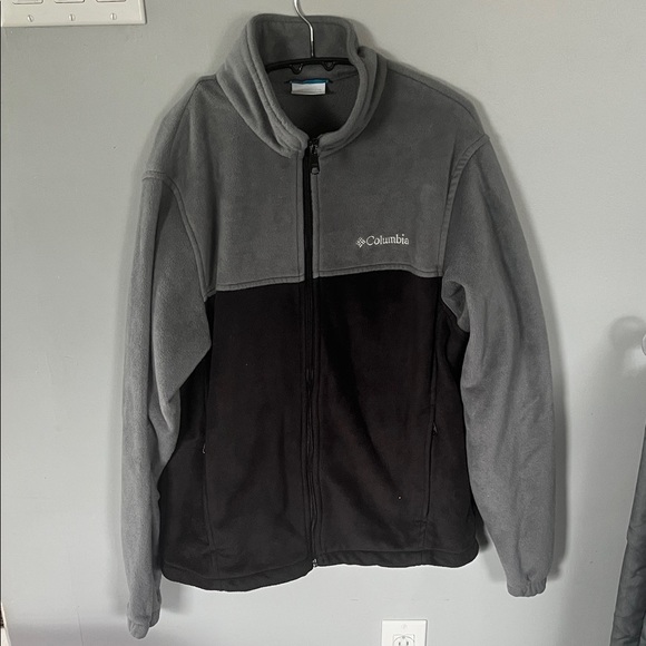 Columbia Two-Tone Fleece Sweater in Gray and Black Size Medium - Picture 1 of 6